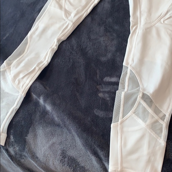 Lululemon clear the court tight 28” - Picture 3 of 7